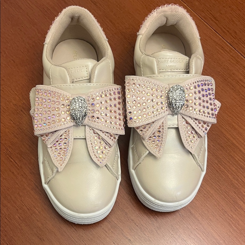 Kurt Geiger Cream Kids' Girls Laney leather with Pink Crystal Bow